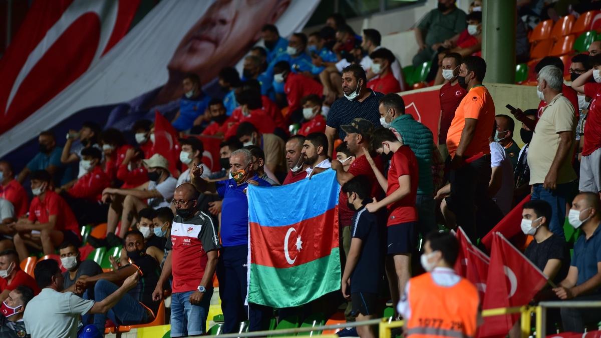 Karde Azerbaycan'dan 20 bin destek