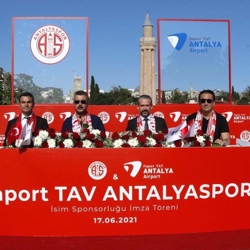 Antalyaspor isim sponsoruyla 1+1 yıllık sözleşme uzattı