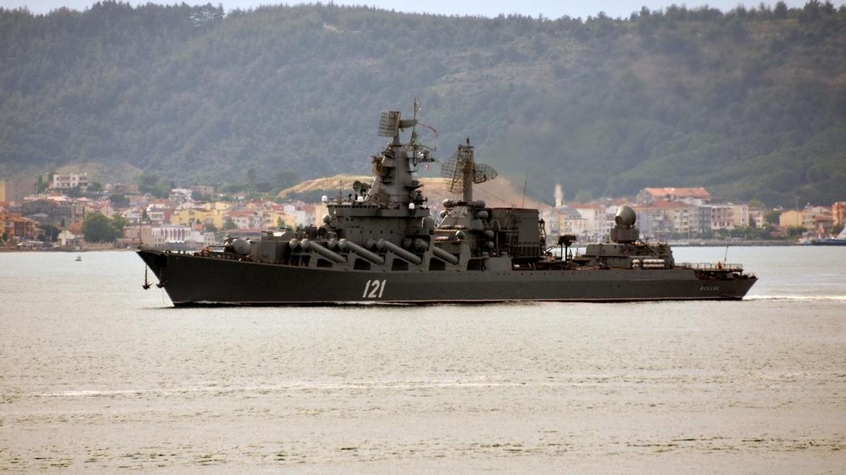 Rus sava gemileri Ege Denizi'ne doru yol ald