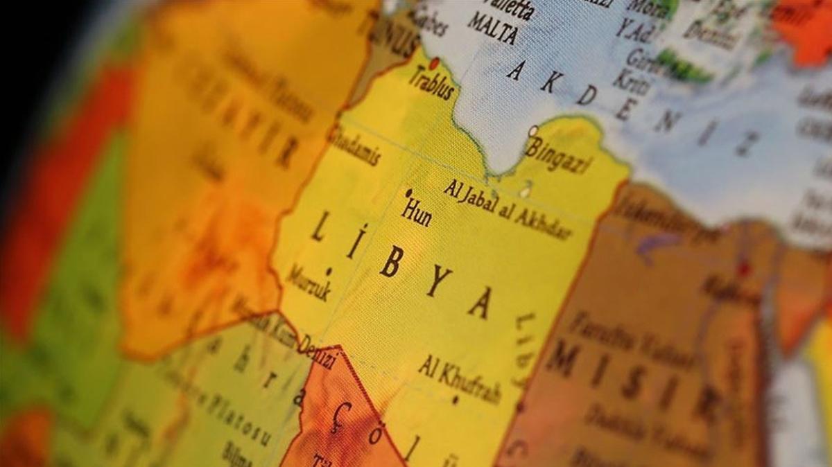 Darbeci Hafter, Libya-Cezayir snrn kapal askeri blge ilan etti