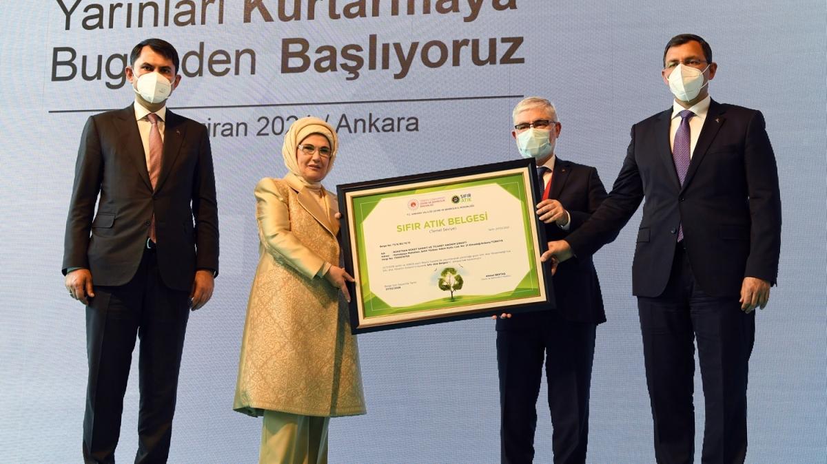 Emine Erdoğan, Roketsan'a 'Sıfır Atık Belgesi' verdi 