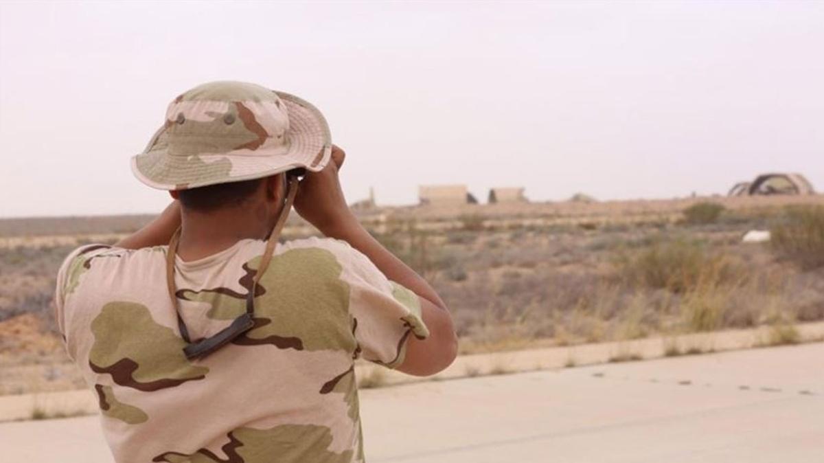 Paral askerler Libya'dan ayrlyor