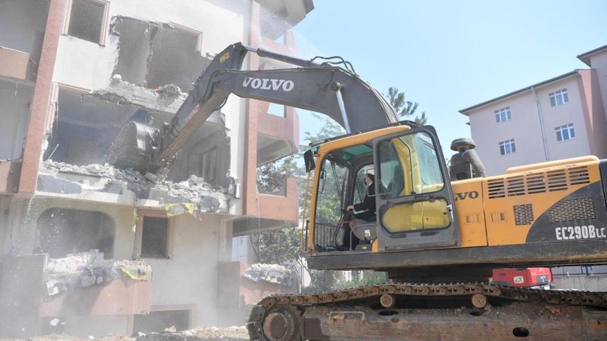 Tuzla Belediye Başkanı Yazıcı: Deprem riski taşıyan binalar yıkılıyor