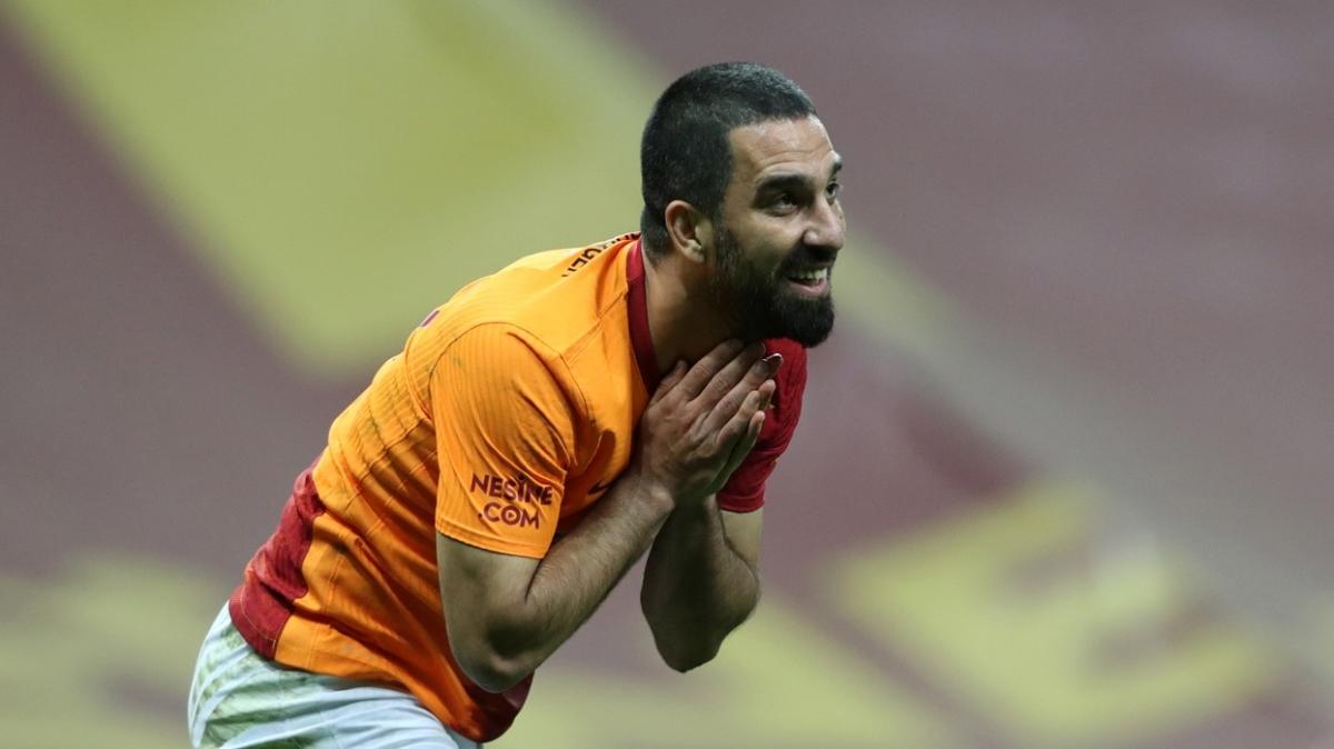 Arda Turan Galatasaray'la 1+1 yllk yeni szleme imzalyor