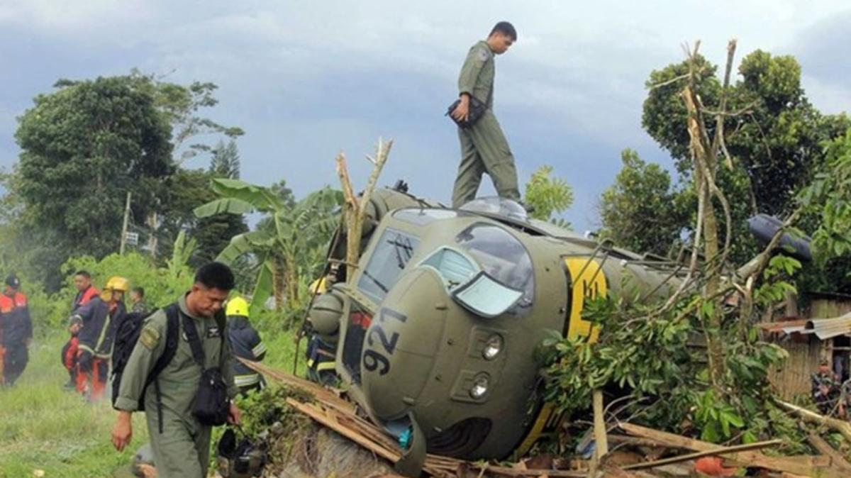 Filipinler'de 85 kiiyi tayan askeri uak dt