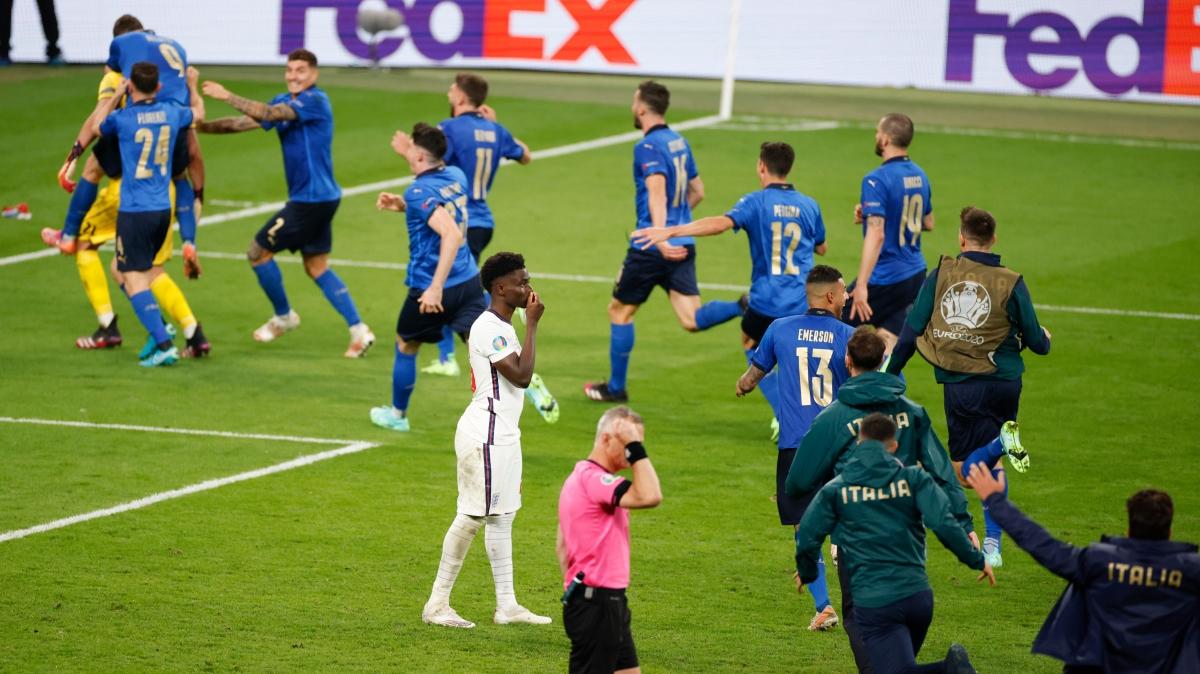 talya ile ngiltere arasnda oynanan EURO 2020 finaline UEFA'dan soruturma