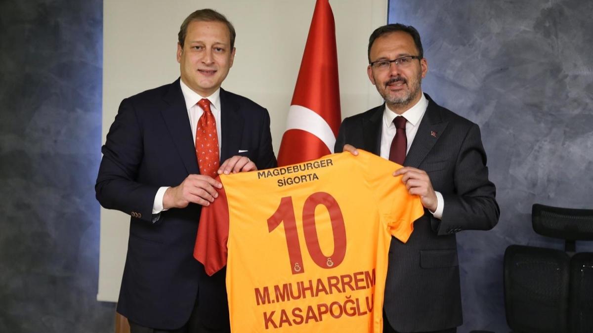 Genlik ve Spor Bakan Mehmet Muharrem Bakan Kasapolu, Galatasaray Bakan Burak Elmas' kabul etti