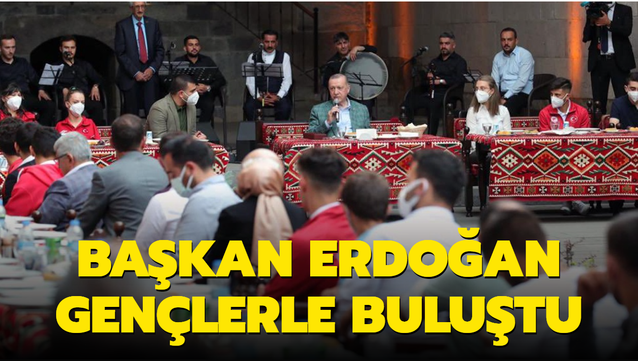 Başkan Erdoğan, Erzurum'da gençlerle buluştu