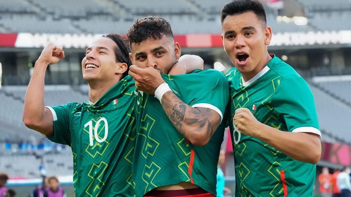 Meksika Fransa'y 4 golle devirmeyi baard