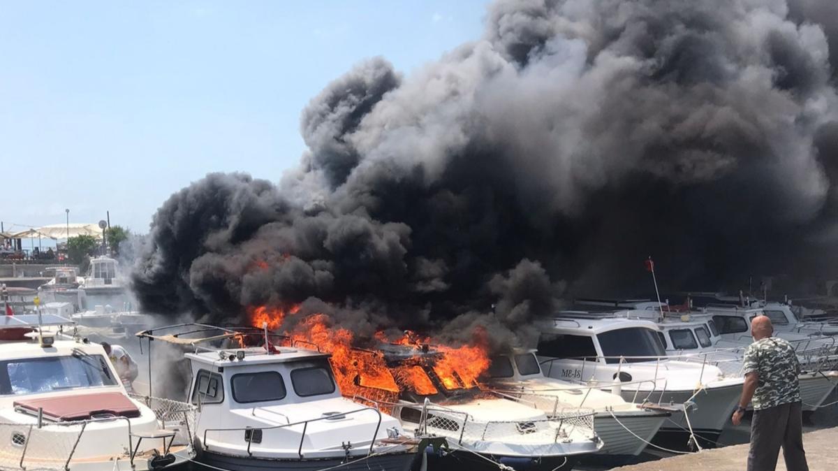 Maltepe'de 8 tekne kül oldu