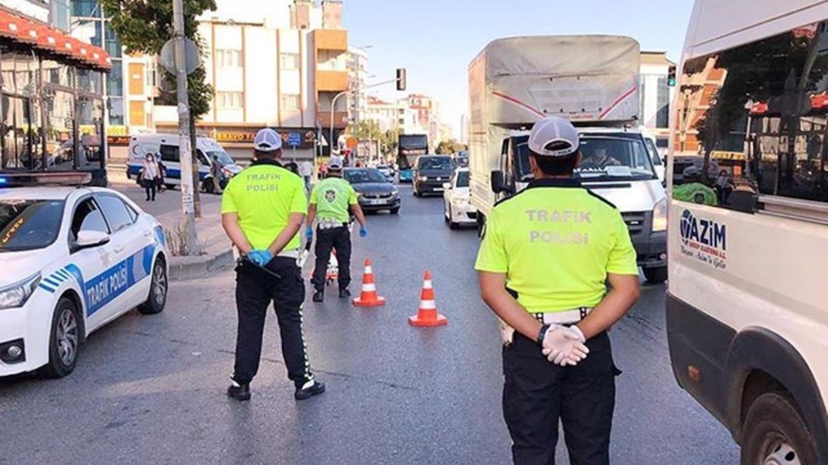 stanbul'da trafik denetimi: 39 bin 917 srcye idari para cezas uyguland