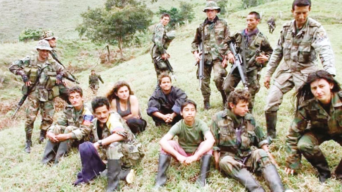 Kolombiya'nn devrimcileri 18 bin ocuu asker yapm