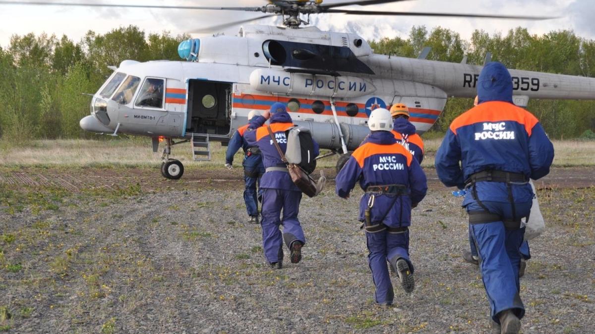 Rusya'da 16 kiilik turist helikopteri dt