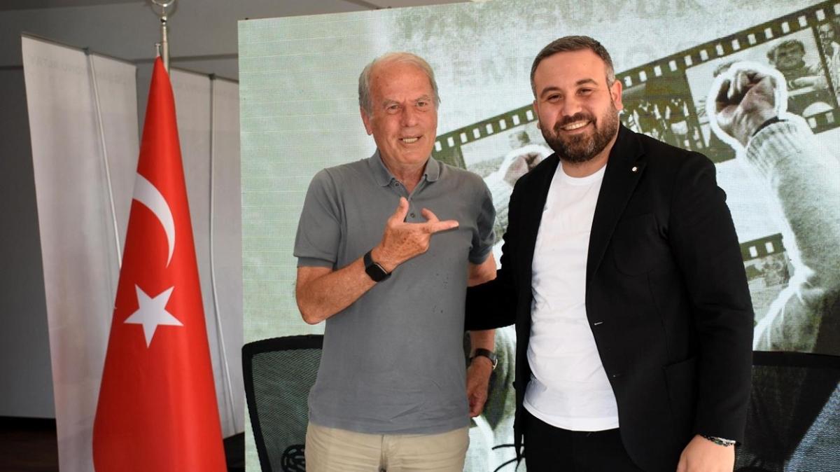 Mustafa Denizli ve 9 yeni transfer için imza töreni düzenlendi