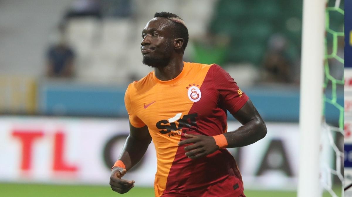 Galatasaray son 10 sezonun 8'ine galibiyetle başladı