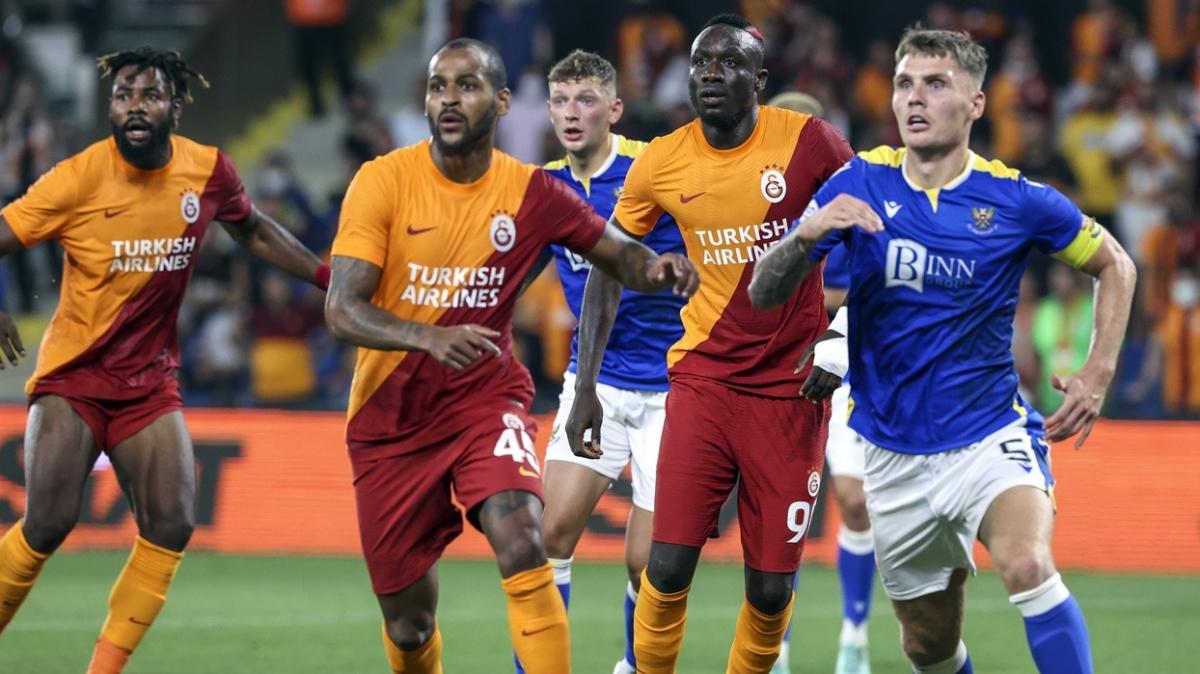 Galatasaray'da savunma hatt iin 4 futbolcu aday oldu