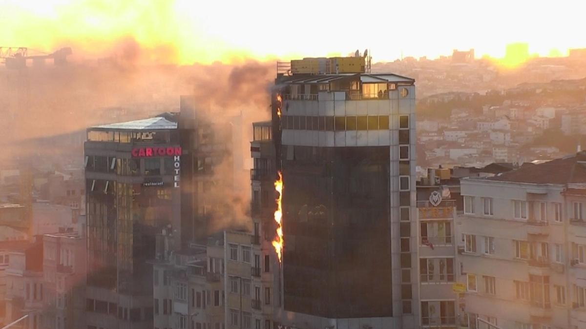 Taksim'de 6 katl binada yangn