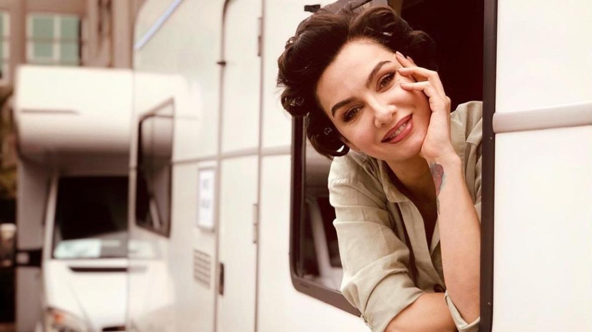 Son Yaz setinden Birce Akalay'l ilk paylam geldi