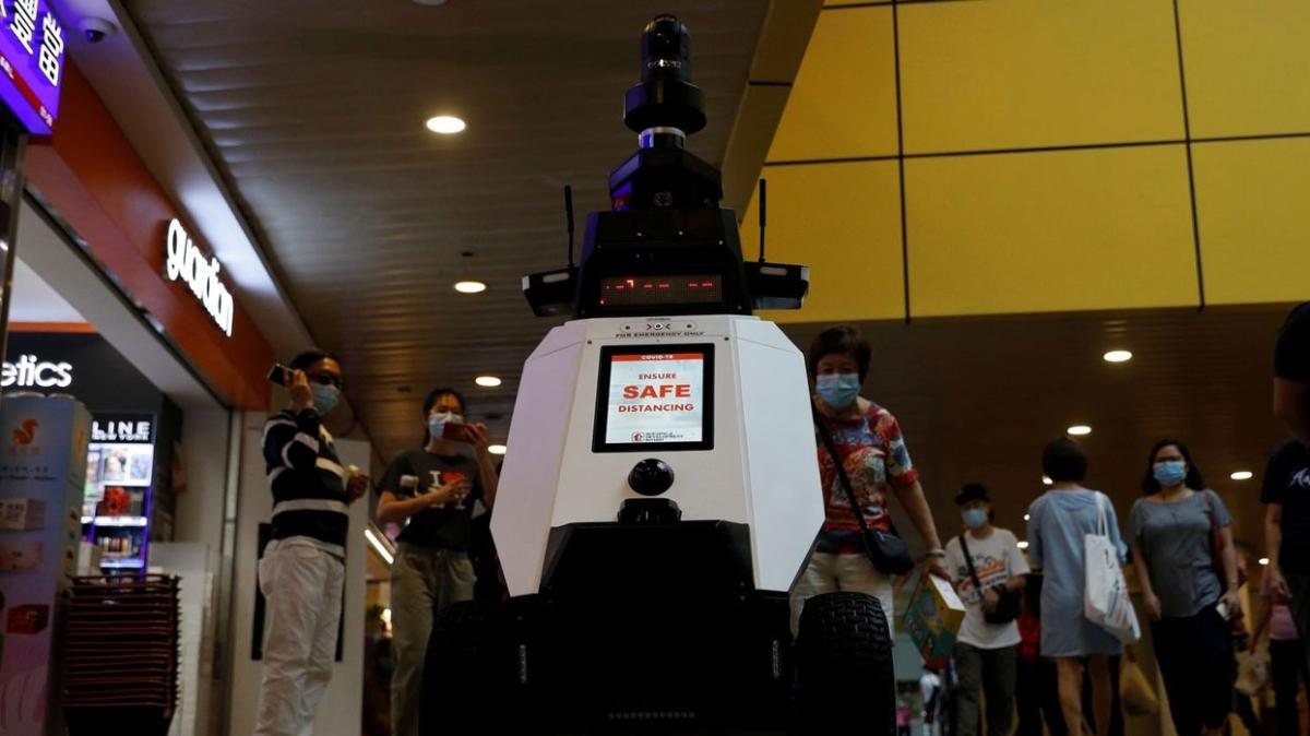 Singapur'dan otonom kolluk kuvvetleri... Robotlar test amal olarak kamusal alanda denetime kacak