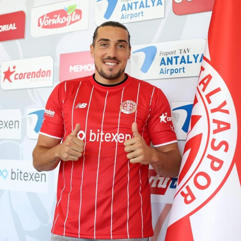 Crivelli'nin yeni takımı Antalyaspor oldu