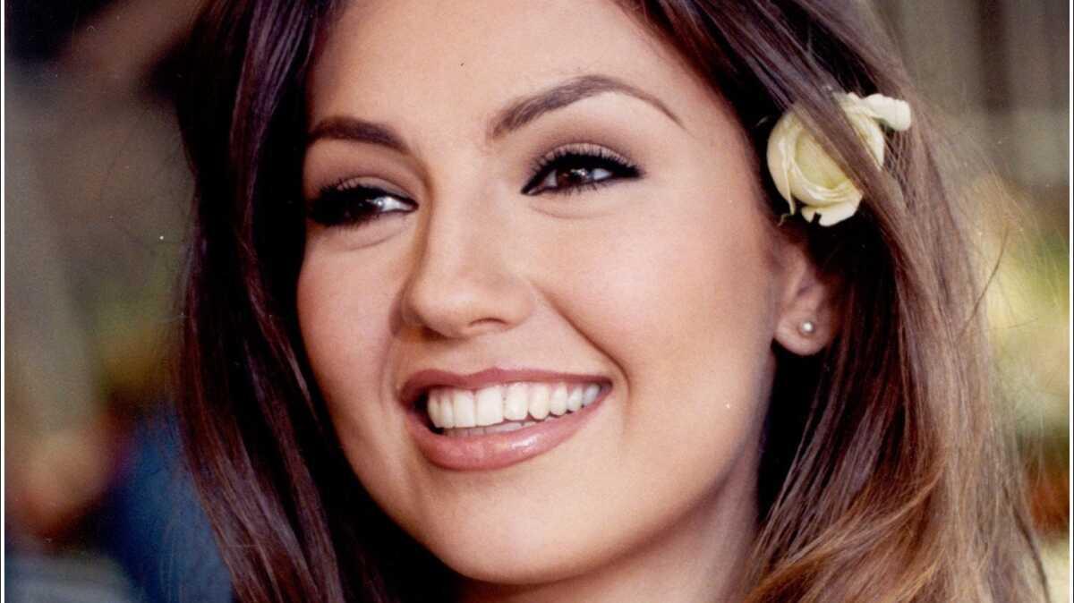 Rosalinda dizisiyle ünlenen Thalia, son haliyle yıllara meydan okuyor