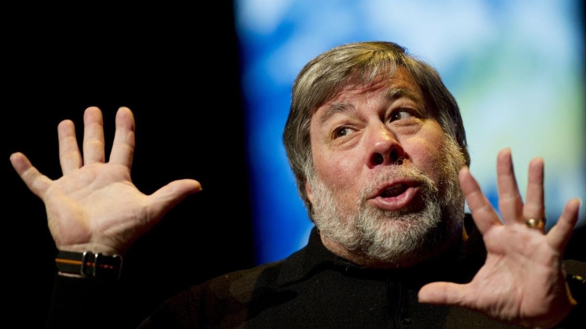 Apple kurucularndan Steve Wozniak, zel bir uzay irketi kurduunu duyurdu