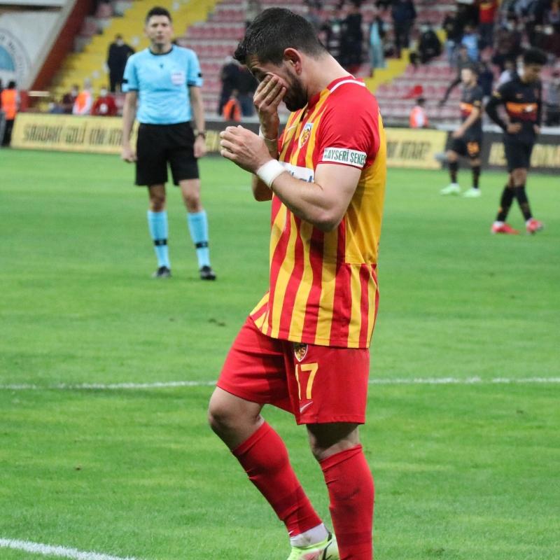 Galatasaray'a gol attığı için ağlayan Emrah Başsan'dan açıklama