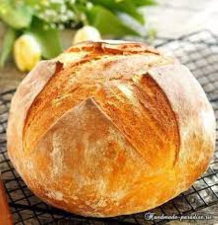 Хлеб дома простой рецепт. Домашний хлеб. Хлеб в духовке. Румяный хлеб. Хлеб домашний круглый.