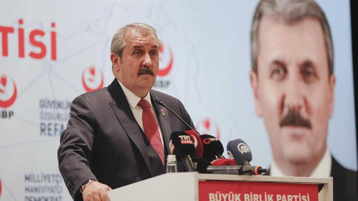 Mustafa Destici'den muhalefete eletiri: PKK'nn siyasi uzantsyla neyi konuacaksn"