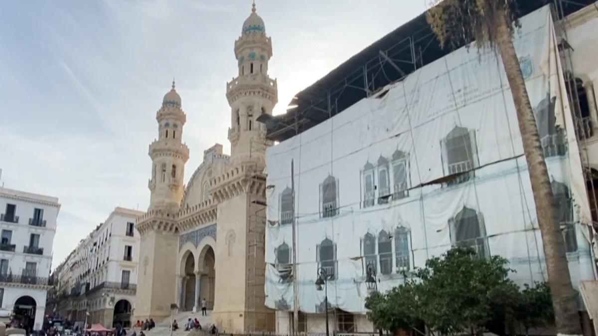 Cezayirli tarihi Fransa'nn katedrale dntrmeye alt Osmanl yaps camiyi anlatt