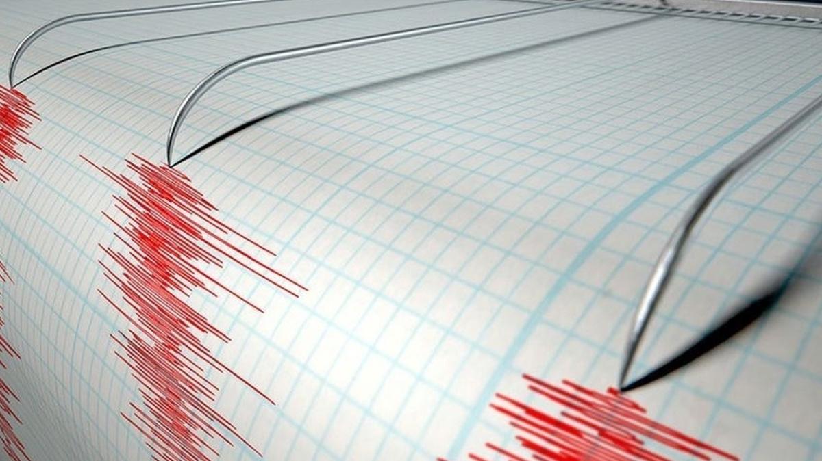 zmir'in Karaburun ilesi aklarnda 3,5 byklnde deprem