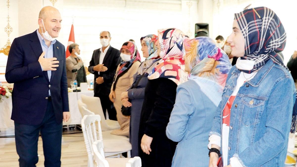 İçişleri Bakanı Süleyman Soylu annelerle buluştu! "Cesaretiniz teröre diz çöktürdü"