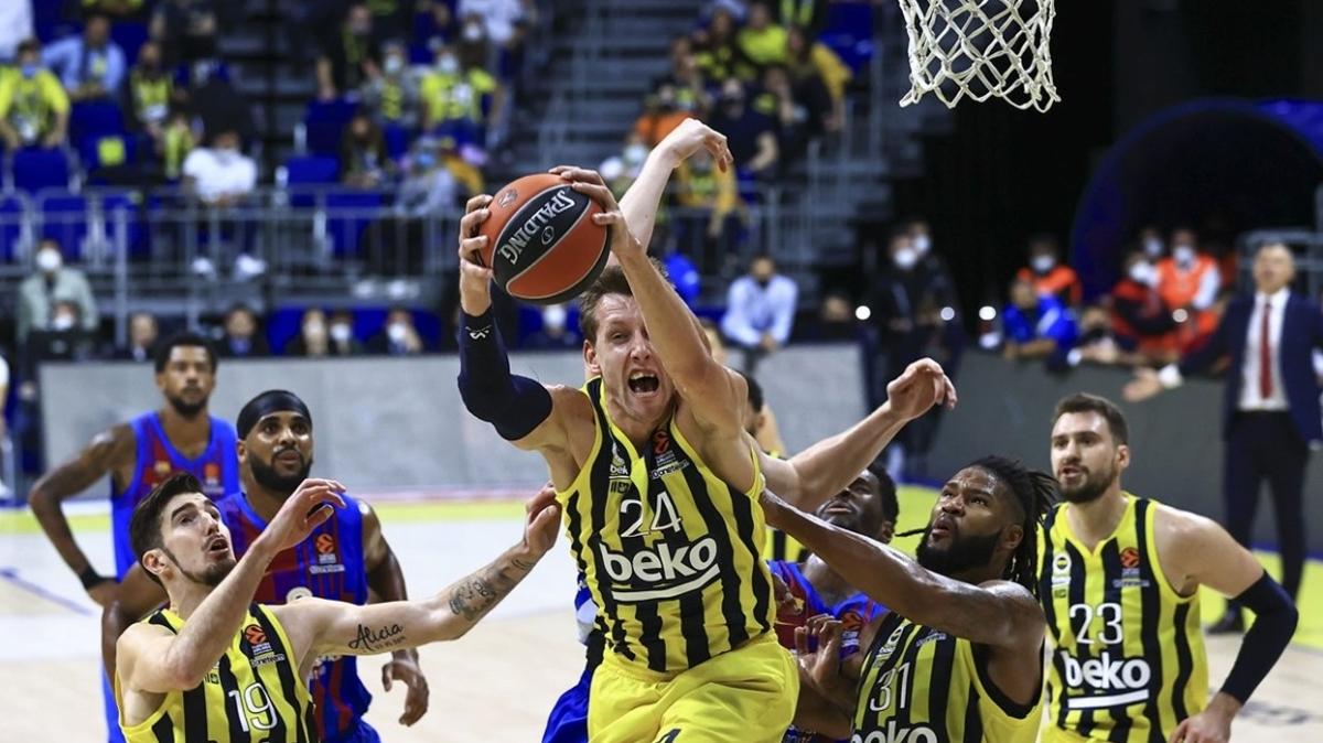 Fenerbahçe Beko'da hakem kararlarına tepki