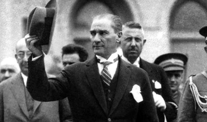Efendiler yarın Cumhuriyeti ilan edeceğiz sözü ve resimleri! Atatürk'ün 29  Ekim Cumhuriyet Bayramı sözleri burada!