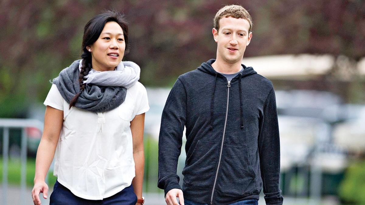 Facebook skandalları yetmedi! Zuckerberg'lere taciz ve ırkçılık davası