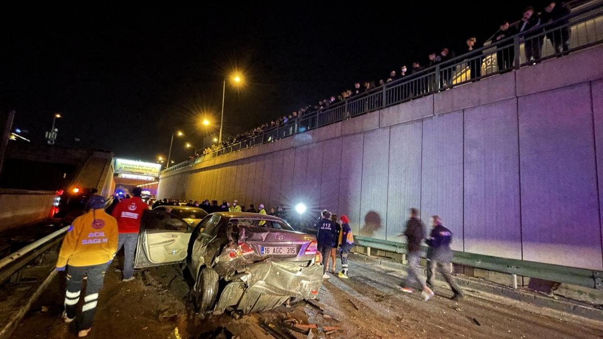 Bursa'da zincirleme kaza... 7 ara birbirine girdi, 10 yaral