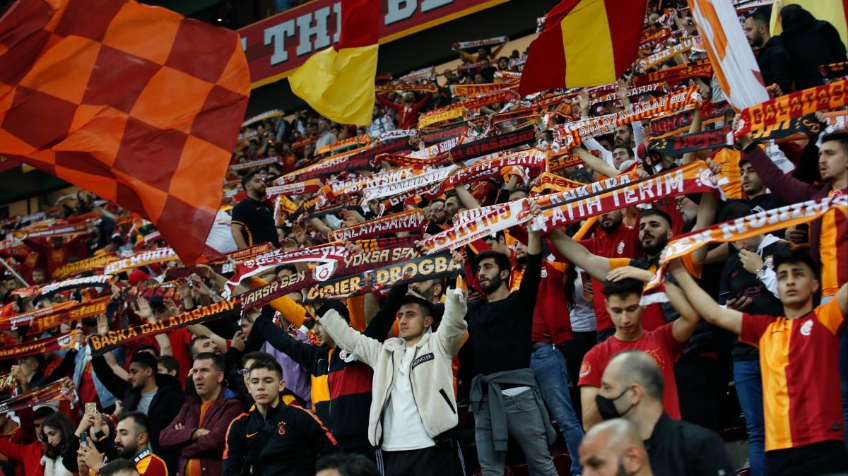 Galatasaraylılardan Lokomotiv Moskova maçına yoğun ilgi