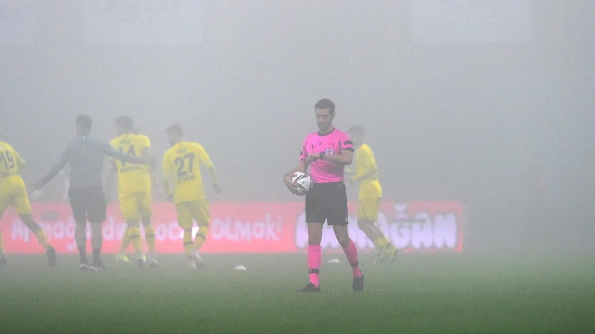İstanbul'daki sis sebebiyle maç ertelendi