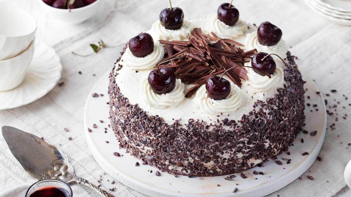 Karaorman pastas� tarifi  Karaorman pastas�  pasta �ay yan� pandispanya foto�raflar� resimleri