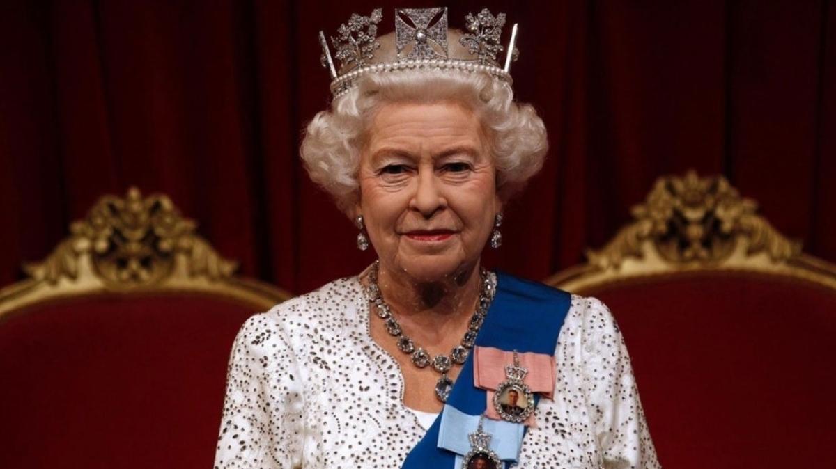 İngiliz Kraliçesi anma törenine katılamadı