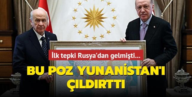 Η πόζα του Προέδρου Ερντογάν και του Μπαχτσελί με τον τουρκικό παγκόσμιο χάρτη έχει αναστατώσει την Ελλάδα μετά τη Ρωσία.