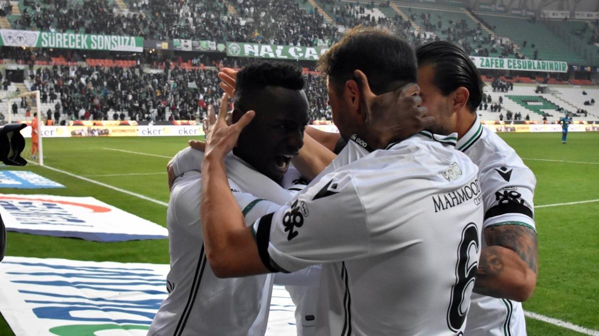 Konyaspor konuk ettii aykur Rizespor'u 3-0 malup etti ve seriyi 4 maa kard