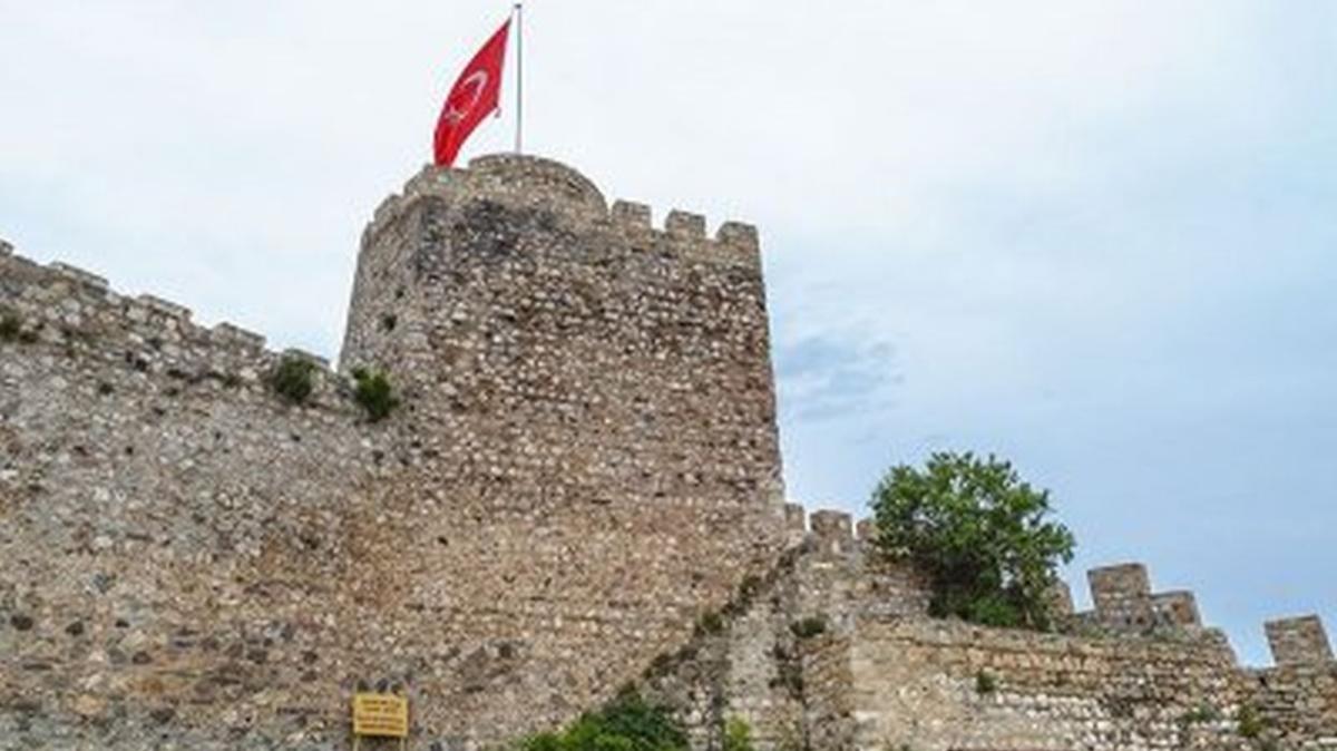 Osman Bey, Bilecik Lefke Kalesi'nden nasl kurtuldu, tarihi nemi nedir" Bilecik Lefke Kalesi nerede, ne zaman fethedildi"