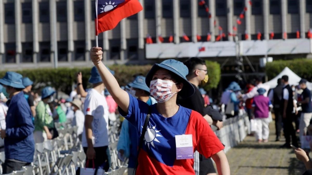 in'den ABD'ye: Washington'un demokrasi zirvesine Tayvan' armas "hata"