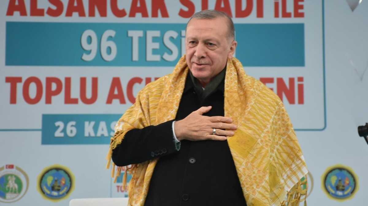 Bakan Erdoan zmir'de tapular teslim etti: Szmzn eriyiz