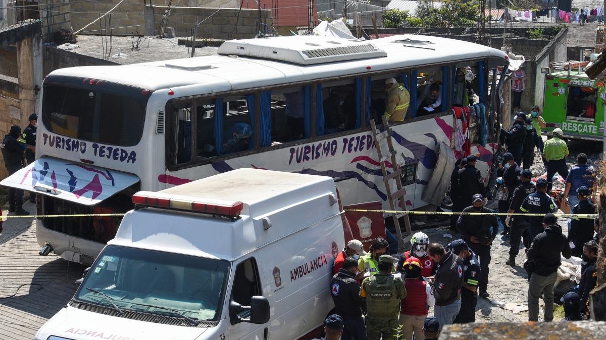 Meksika'da otobüs kazası: 19 kişi öldü