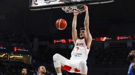 12 Dev Adam, B�y�k Britanya'ya �ans tan�mad�