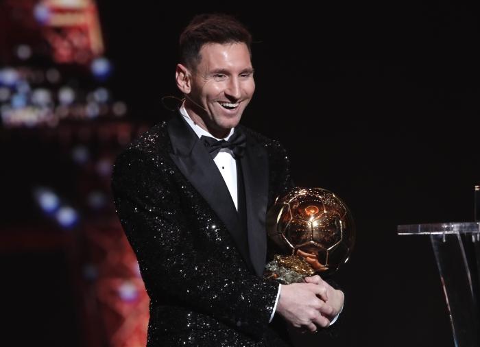 Lionel Messi 7 Kez Altin Top Odulunu Kazandi