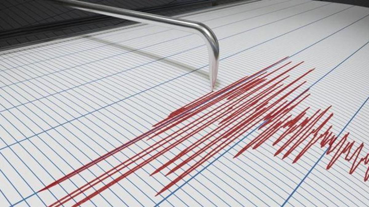 İzmir'de deprem mi oldu, ne zaman" İzmir'de deprem kaç şiddetinde oldu"