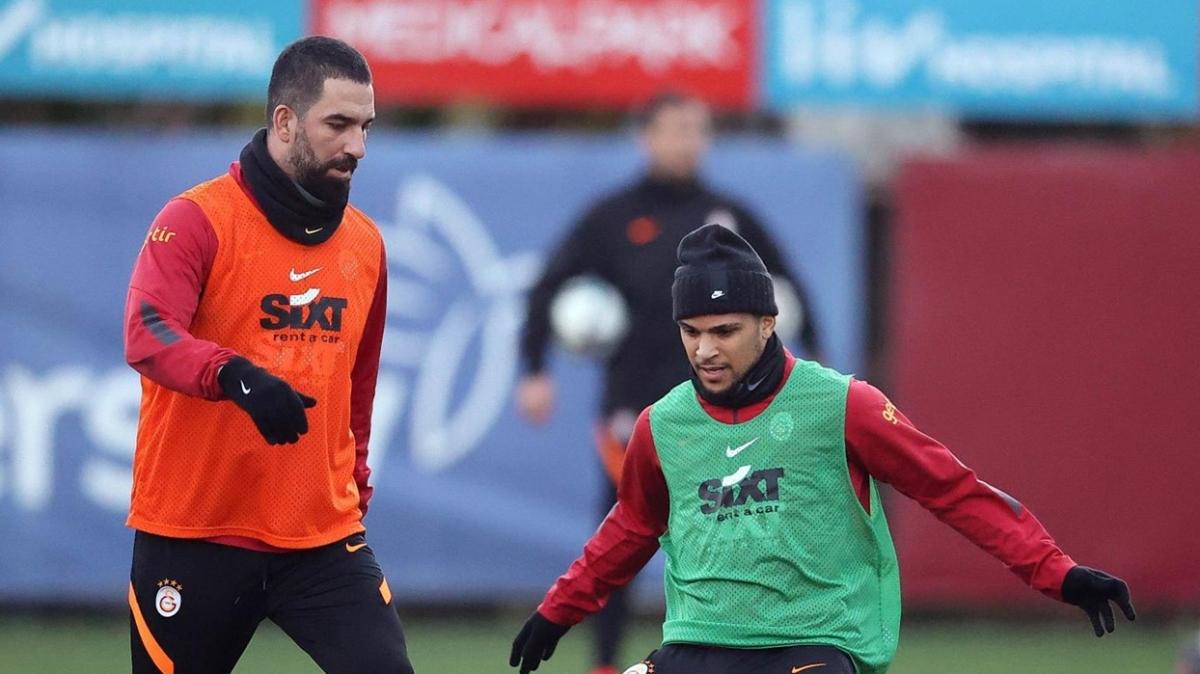 Galatasaray'a Omar ve Arda Turan'dan süper haber